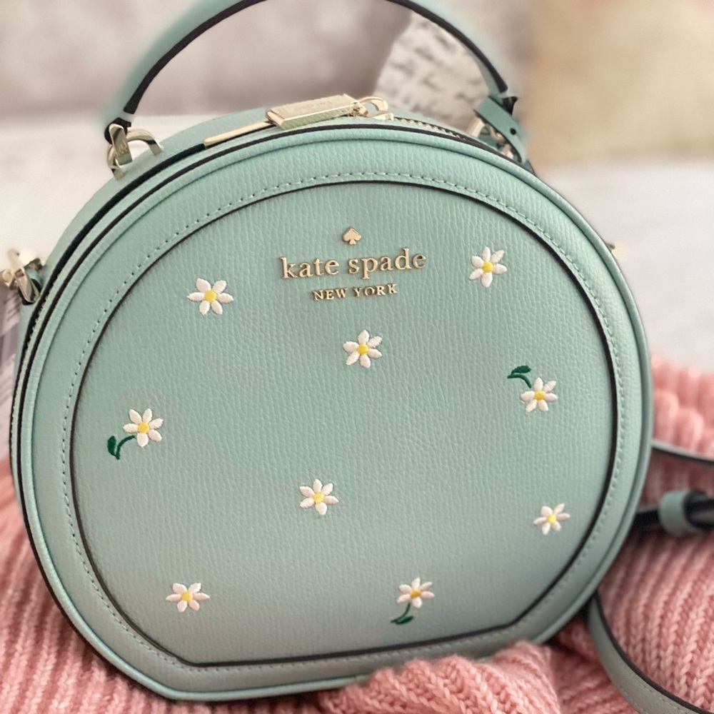 KATE SPADE | Blue Daisy Purse Embroidered Canteen - Picture 7 of 16
